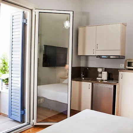 Lovely 1St Fl. Apt, With Balcony In Pagrati Athens Exterior photo