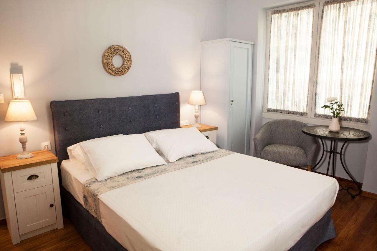 Lovely 1st Fl. Apt, With Balcony In Pagrati *