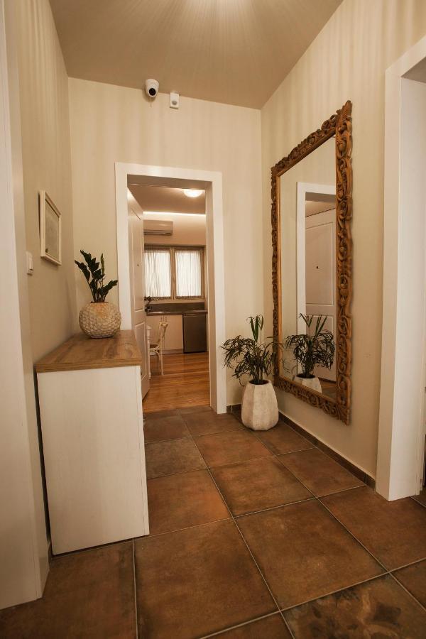 Apartment Lovely 1st Fl. Apt, With Balcony In Pagrati *