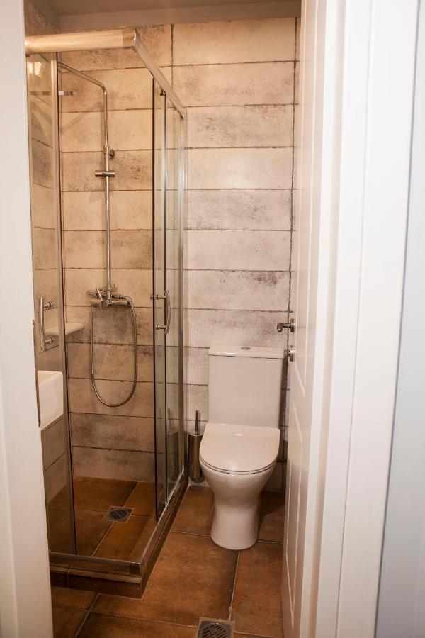 Apartment Lovely 1st Fl. Apt, With Balcony In Pagrati
